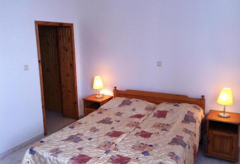 패밀리 룸, Rusalka Holiday Village
