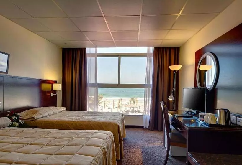 اتاق لوکس با چشمانداز دریا, Ajman Beach