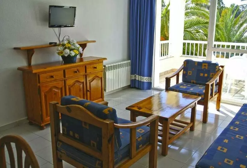 آپارتمان 1 خوابه با تراس, Apartamentos Moguima