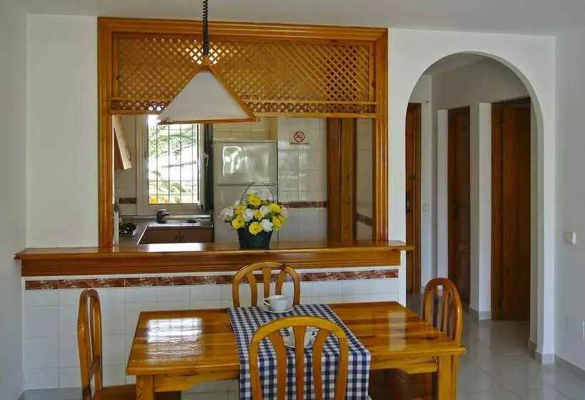 آپارتمان خانواده 1 خوابه, Apartamentos Moguima
