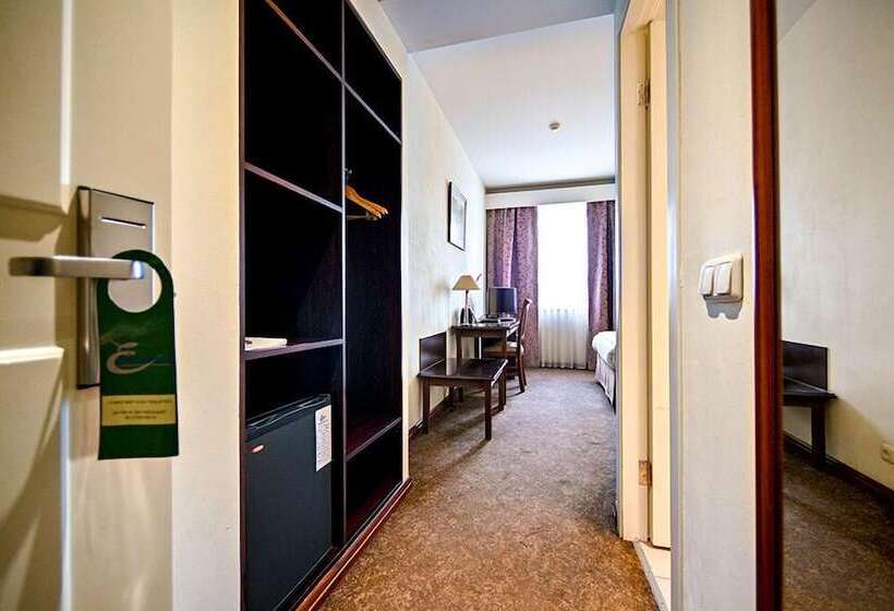 스탠다드 룸, Europe