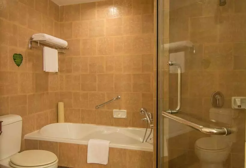 اتاق پرمیوم, Angkor Palace Suite & Villa