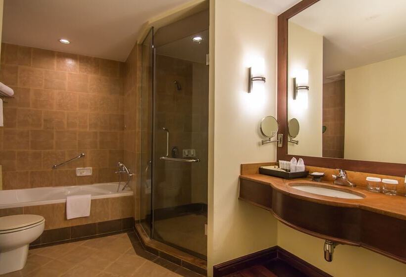 Номер Премиум, Angkor Palace Suite & Villa