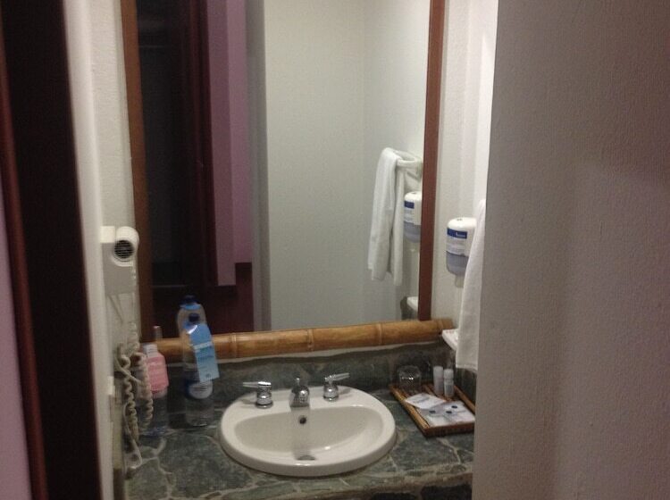 스탠다드 룸, Armenia