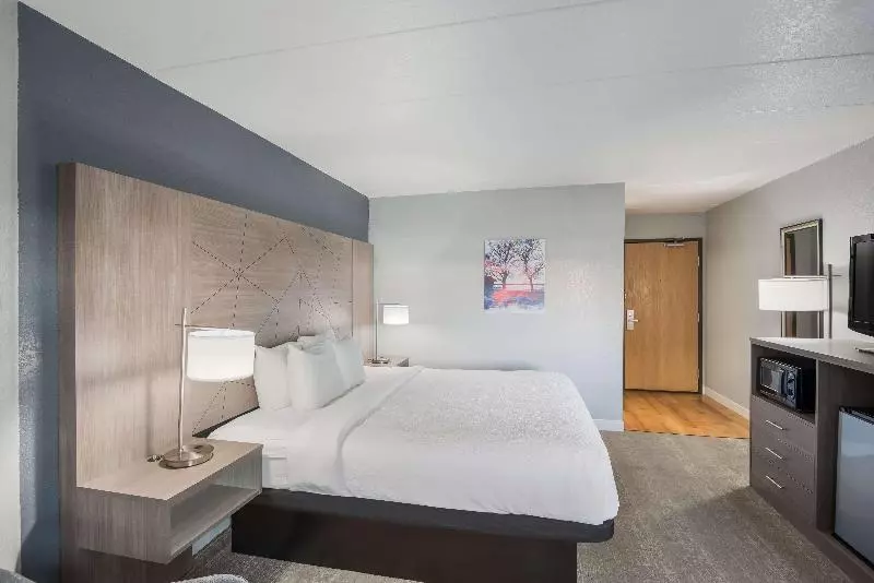 キングサイズベッドのスタンダードルーム, Best Western Fort Wayne I69 North