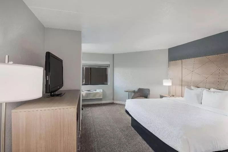 キングサイズベッドのスタンダードルーム, Best Western Fort Wayne I69 North