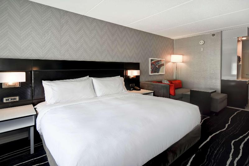 带大床的标准间, Doubletree By Hilton Deadwood At Cadillac Jack's