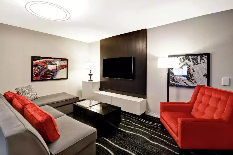 キングサイズベッドのスイートルーム, Doubletree By Hilton Deadwood At Cadillac Jack's