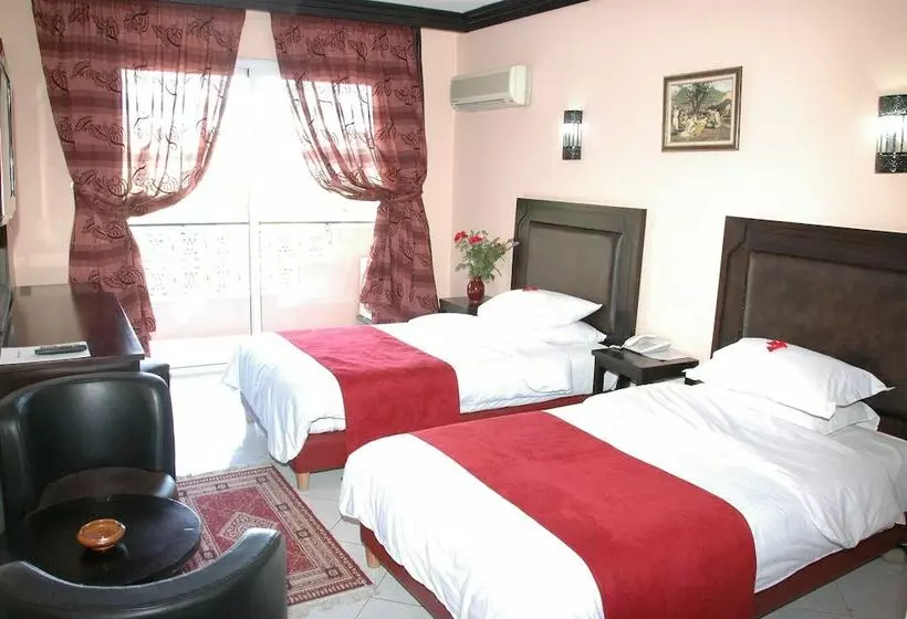 اتاق استاندارد با چشمانداز استخر, Imperial Holiday