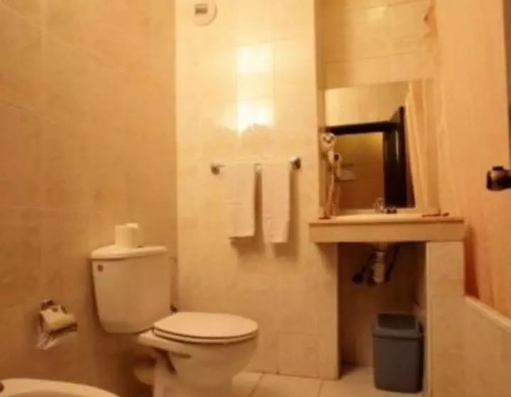 اتاق استاندارد چهار تخته, Imperial Holiday