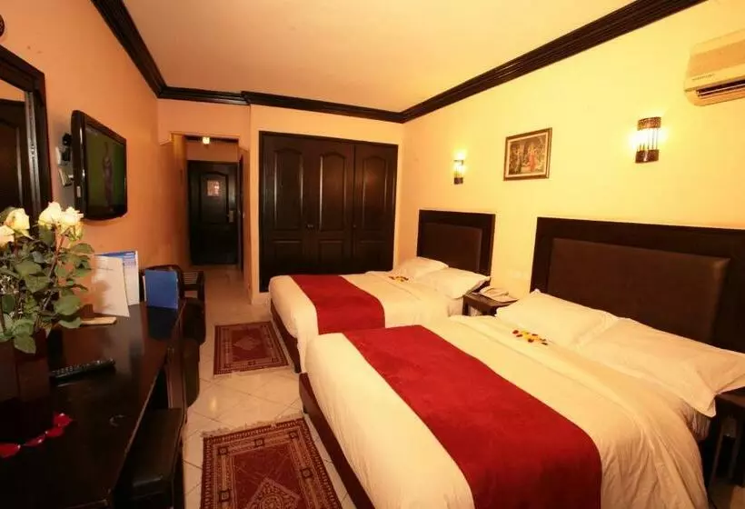 اتاق استاندارد سه نفره, Imperial Holiday