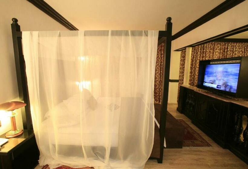 Suite King Bed, Imperial Holiday