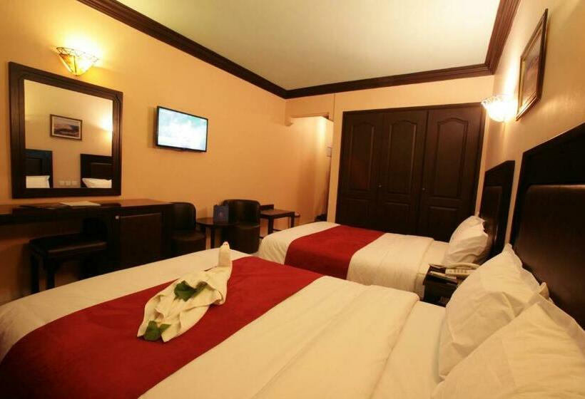 Family Room, Imperial Holiday