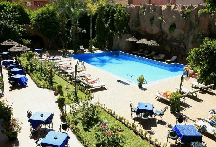 اتاق استاندارد با چشم‌انداز استخر, Imperial Holiday