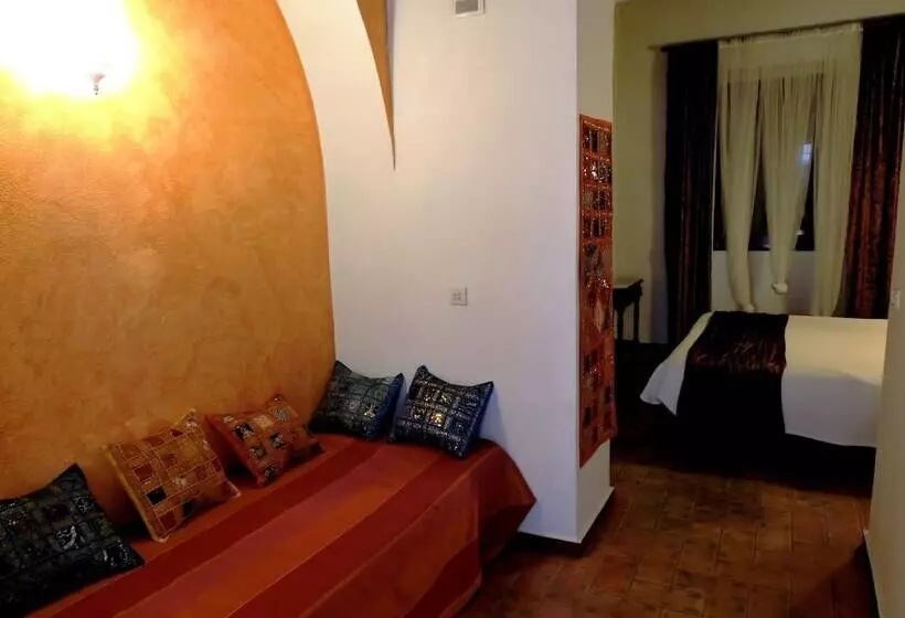 اتاق استاندارد سه نفره, La Fonda Del Califa