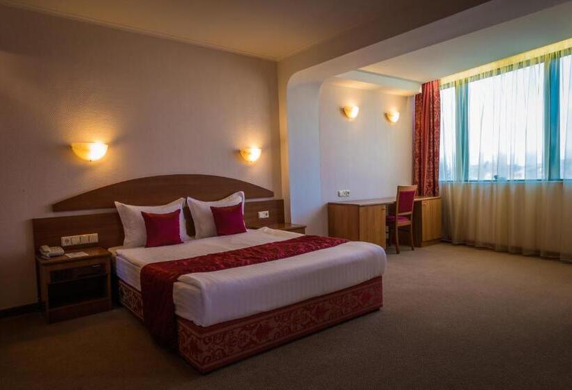 Студия Deluxe, Sevlievo Plaza