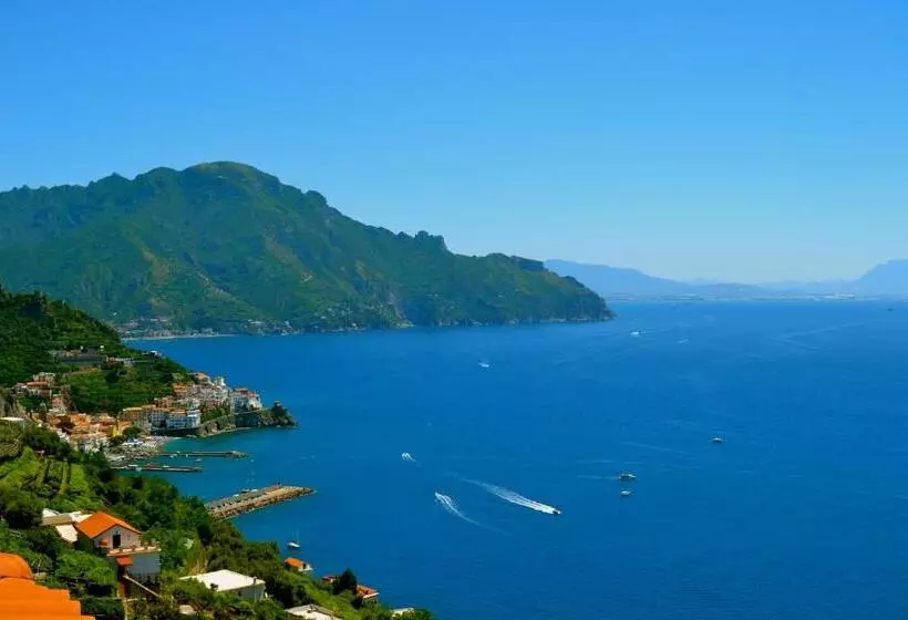 سوییت جونیور با چشم‌انداز دریا, Villa Felice Relais