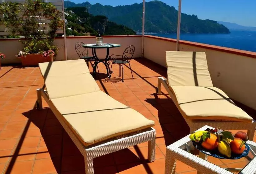 سوییت جونیور با چشم‌انداز دریا, Villa Felice Relais