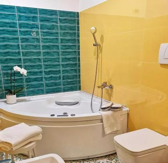 اتاق استاندارد با وان آب گرم, Villa Felice Relais