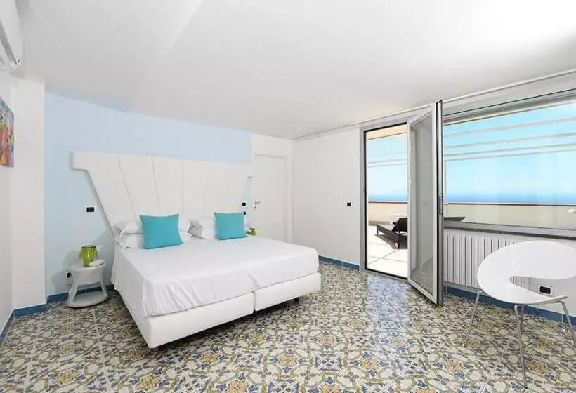 سوییت جونیور با بالکن, Villa Felice Relais