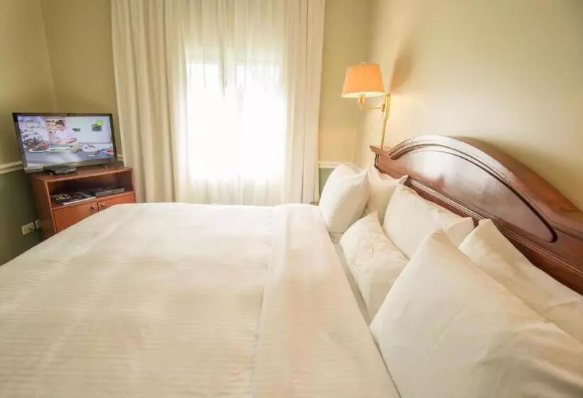 スイート, Villa Morra Suites