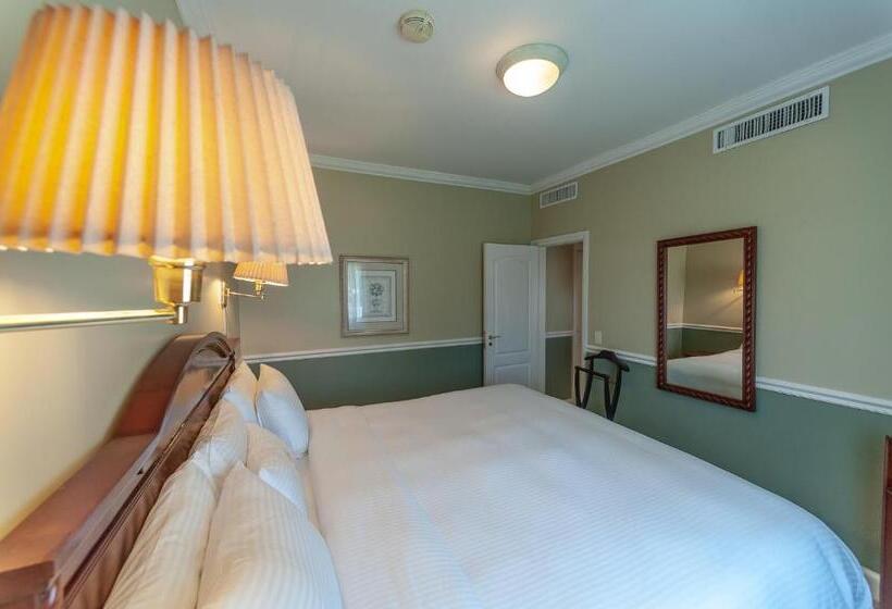 سوییت جونیور, Villa Morra Suites