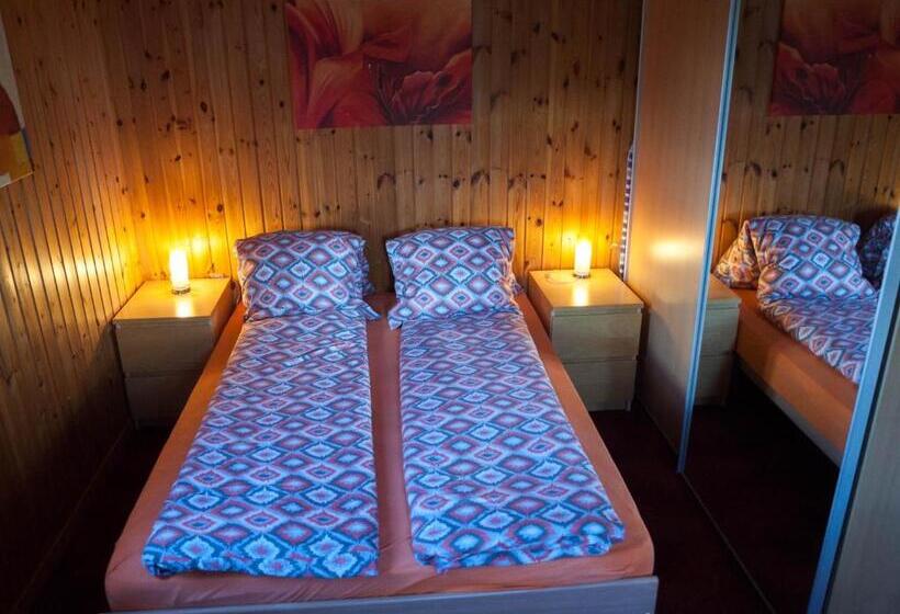 إستديو عائلى, Gruppenhaus Im Walliser Alpstyle