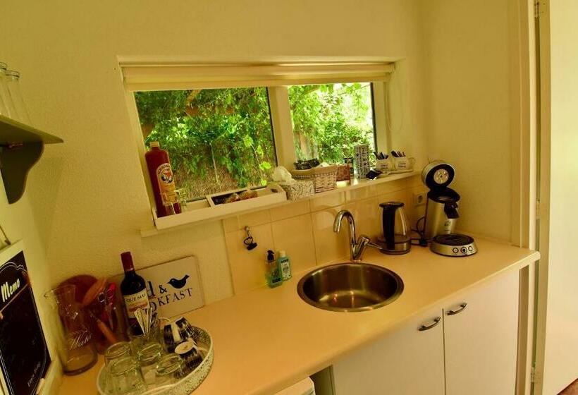 Номер Стандарт Вид на Сад, De Veldeling