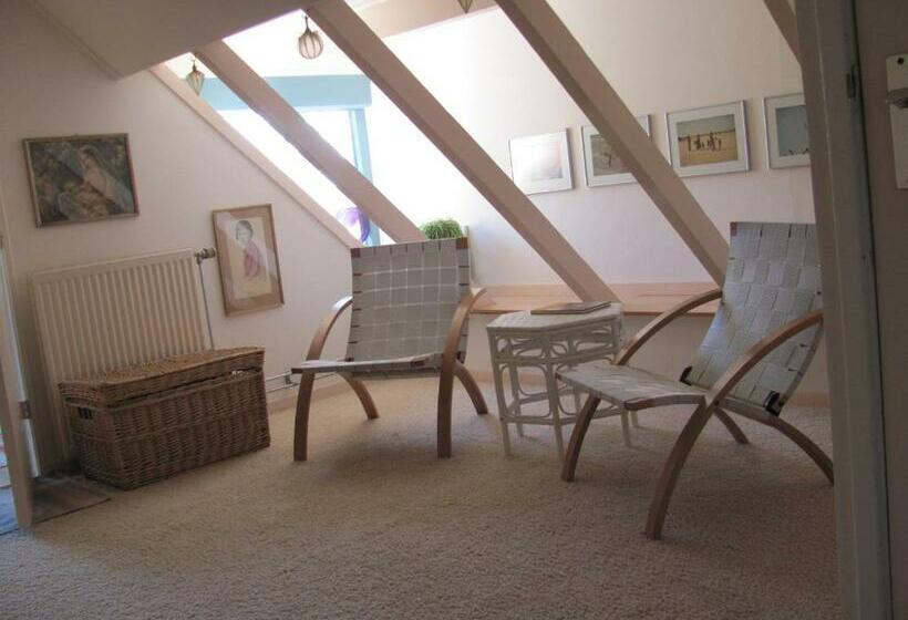 标准间, De Witte Wolk