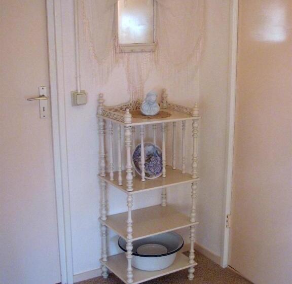 标准间, De Witte Wolk