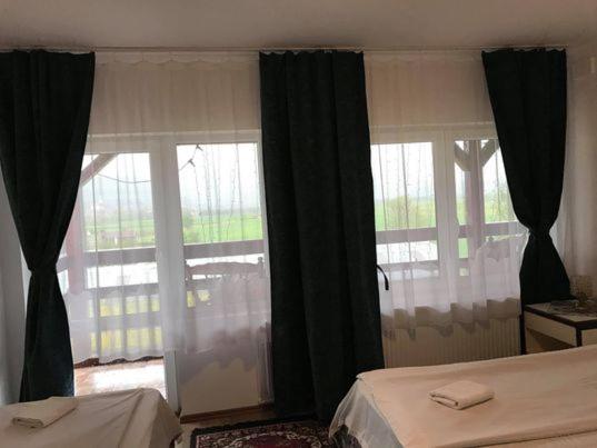 דירת חדר עם טרסה, Engi Panzió