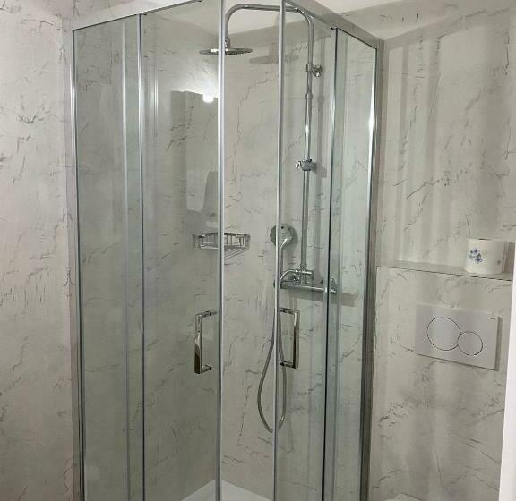 חדר אקונומי, Ristorante Del Ponte