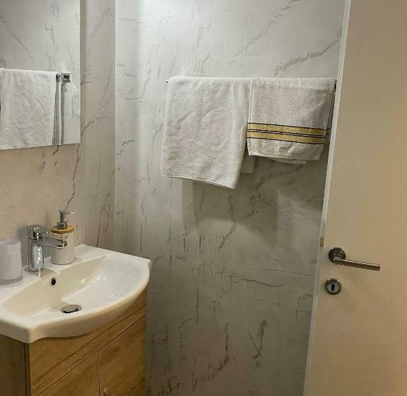 חדר אקונומי, Ristorante Del Ponte