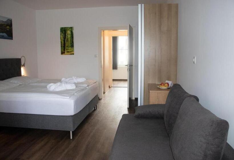 Полулюкс, Familienhotel Trebesingerhof