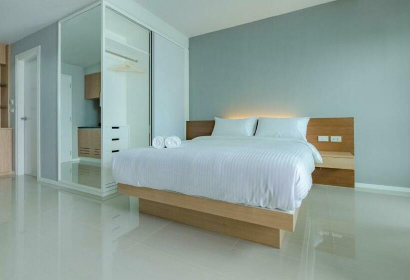 Студио Стандарт с Балконом, Thongchen Residence