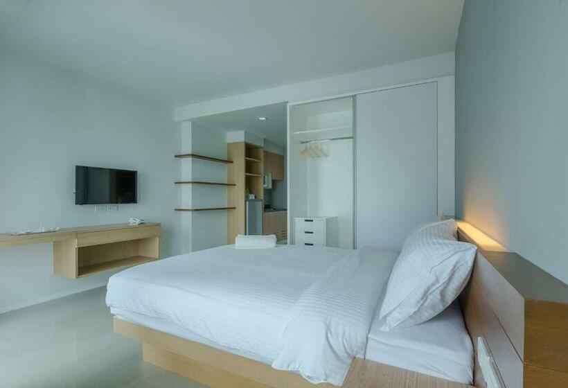 إستديو قياسى مزود بشرفة, Thongchen Residence