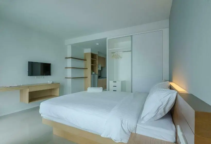 バルコニー付きスタンダードステューディオ, Thongchen Residence