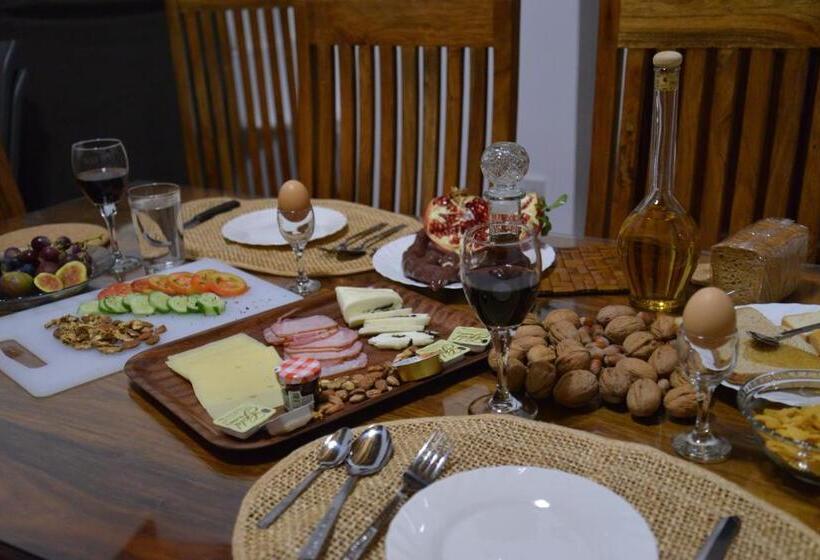 스위트, Arhontiko Askas Mansion