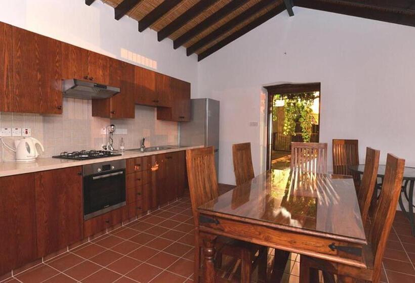 스위트, Arhontiko Askas Mansion