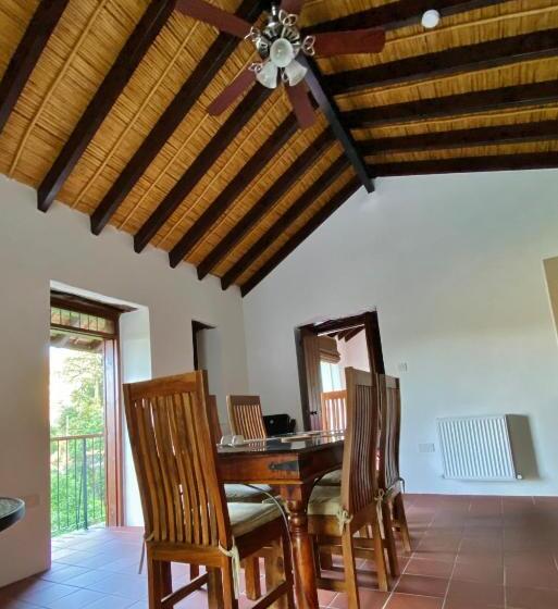 스위트, Arhontiko Askas Mansion