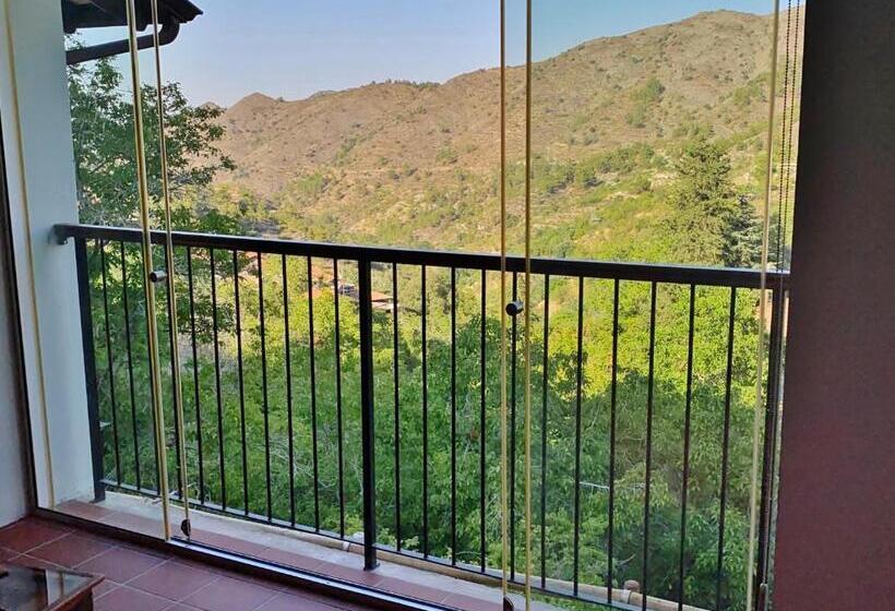 스위트, Arhontiko Askas Mansion