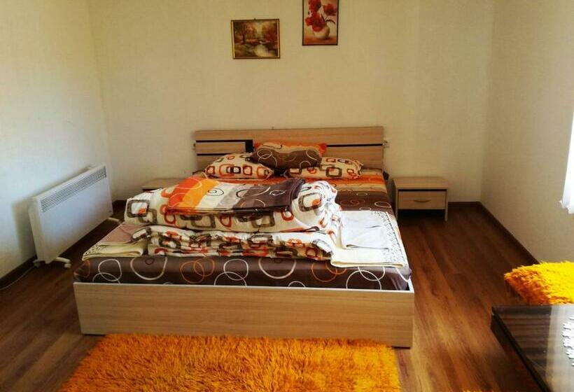 Номер Deluxe, Divna Guest House