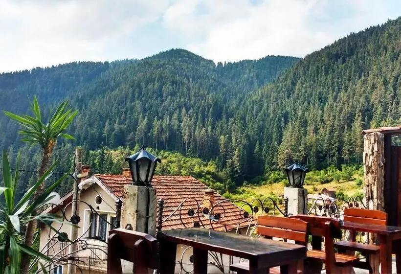 バルコニー付きスタンダードルーム, Family Hotel Valchanovata Kashta