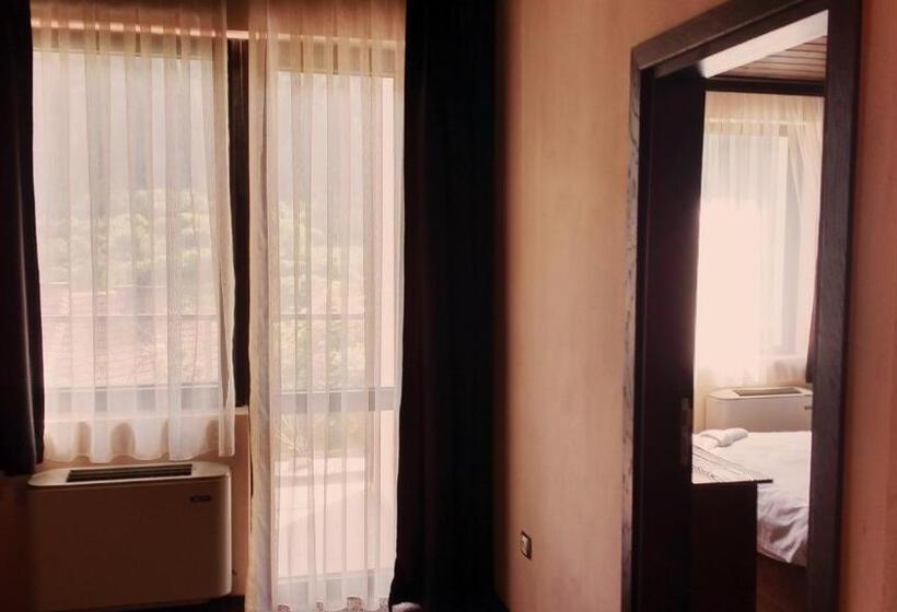 1 Bedroom Apartment Mountain View, Family Hotel Valchanovata Kashta