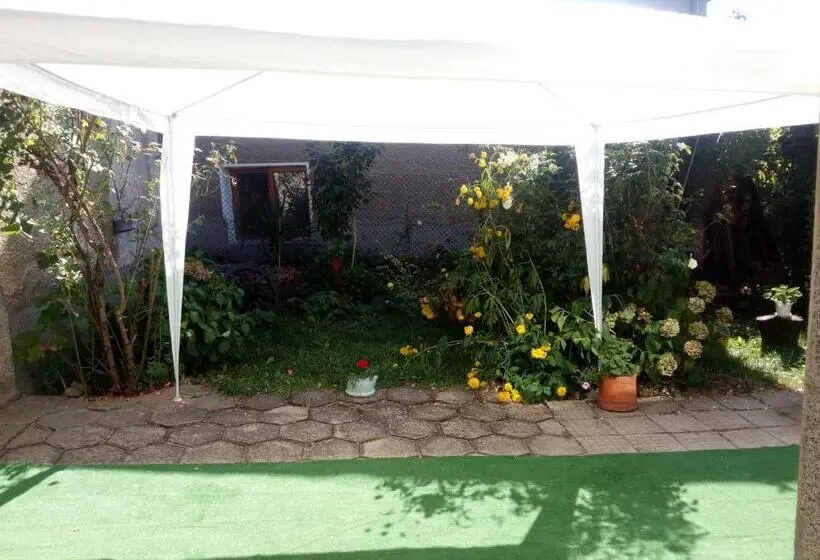 スリーベッドルーム　ヴィラ, Guest House Emiliya