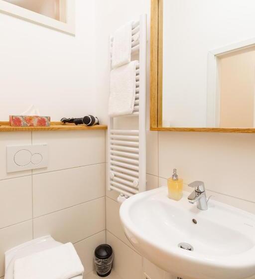 带园景的单人房, Kavaliershaus Krumke Gästehaus Im Schlosspark Schlüsselbox Kein Tv