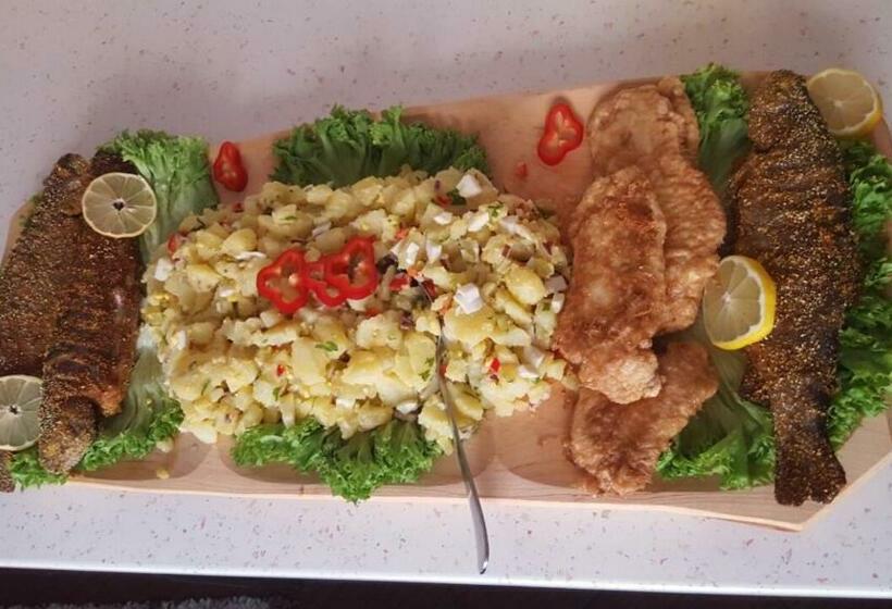 غرفة قياسية رباعية, Lörincz Vendégház