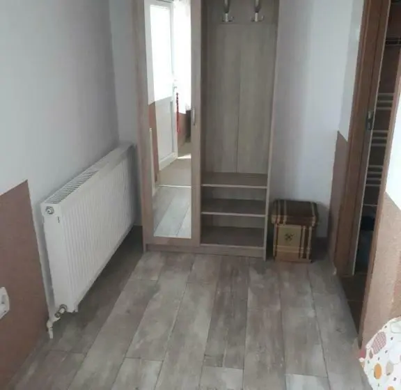 スタンダード4人部屋, Lörincz Vendégház