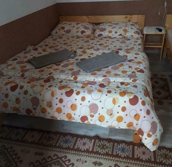 غرفة قياسية رباعية, Lörincz Vendégház