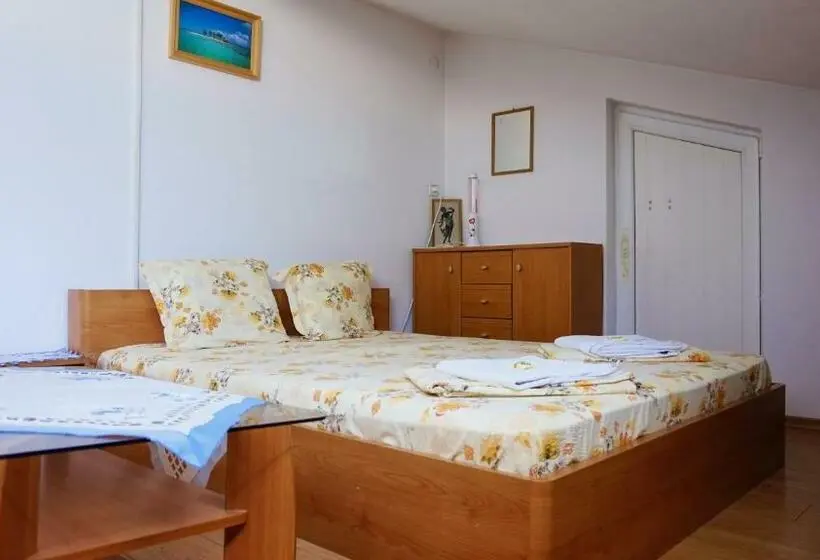 スタンダード４人部屋, Pamir Guest House